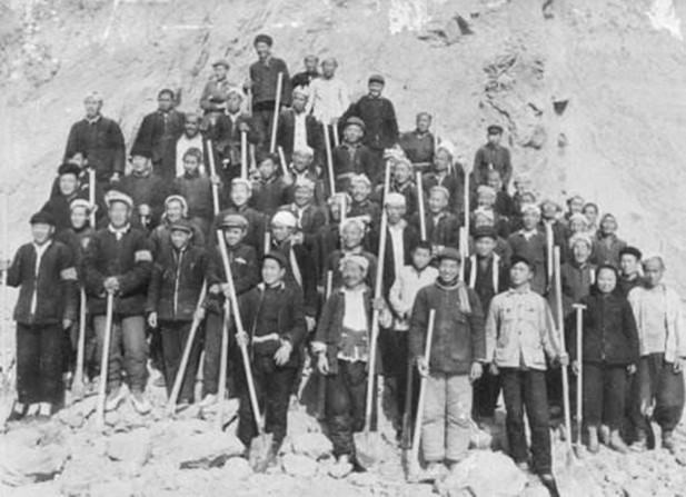 19602ɽʡƽ½61·ʳжΣ61ΣڳϦйҽҩ˾ɹӦվΪרҵ ɷݱ˾ǰһͷ⽲ҩƷѸҽԺЧ61ʻ.jpg